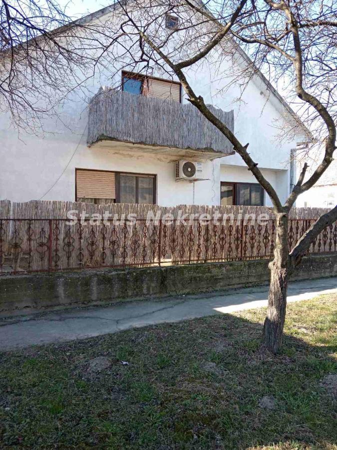 Kuća Prodaja Mali Iđoš Lovćenac 268 m2