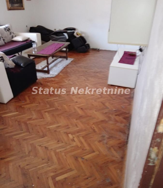 Kuća Prodaja Mali Iđoš Lovćenac 268 m2