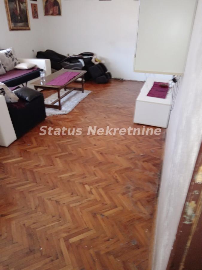 Kuća Prodaja Mali Iđoš Lovćenac 268 m2