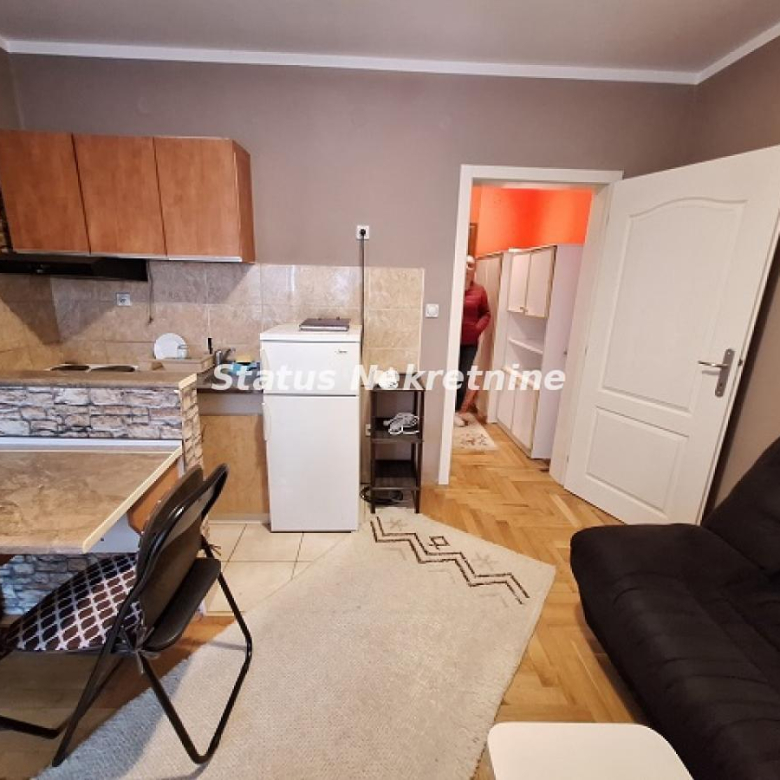 Stan Izdavanje Novi Sad  25 m2