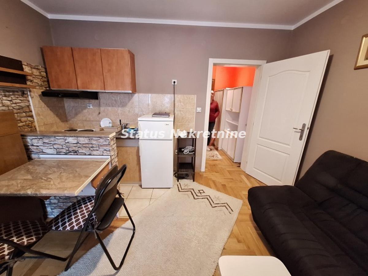 Stan Izdavanje Novi Sad  25 m2