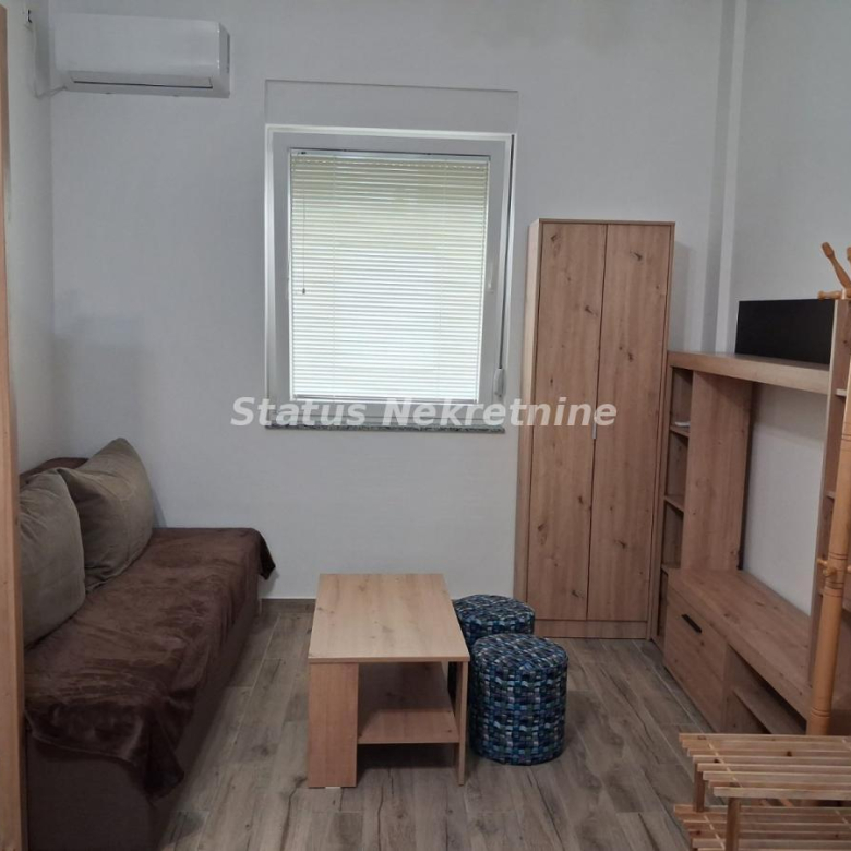 Stan Izdavanje Novi Sad  23 m2