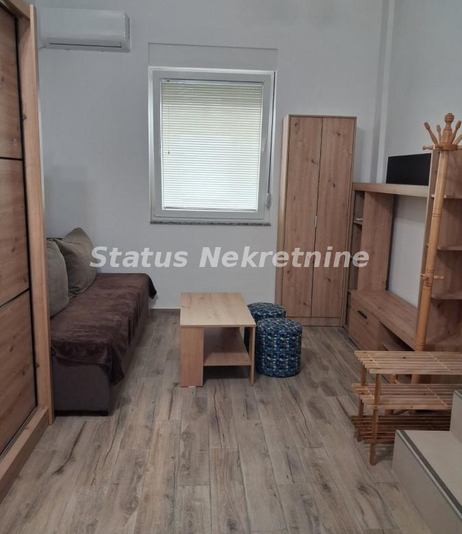 Stan Izdavanje Novi Sad  23 m2