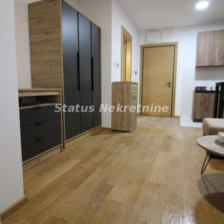 Stan Izdavanje Novi Sad  28 m2
