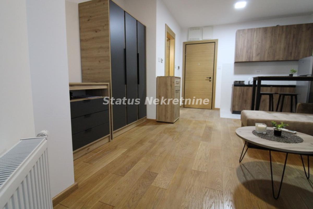 Stan Izdavanje Novi Sad  28 m2