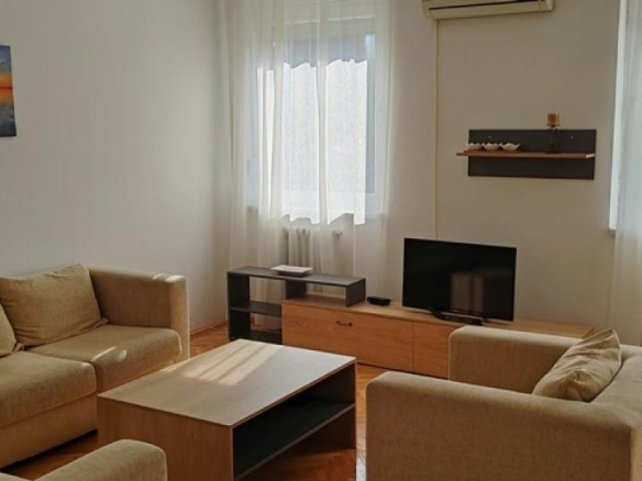 Stan Izdavanje Beograd Filmski Grad 54 m2