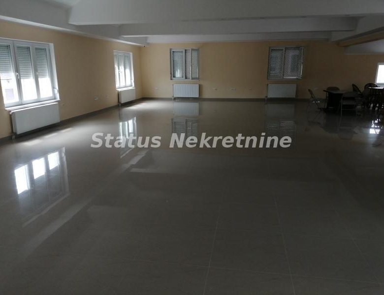 Lokal Izdavanje Novi Sad  300 m2