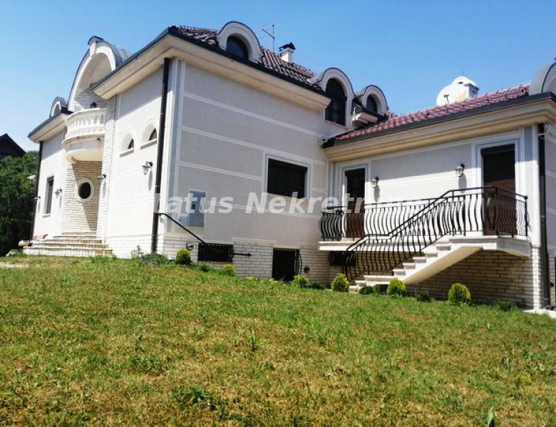 Kuća Prodaja Novi Sad  600 m2