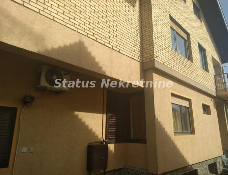 Kuća Prodaja Temerin  450 m2