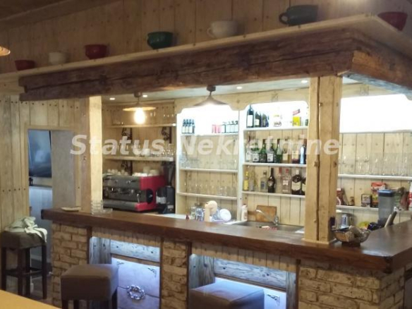 Lokal Prodaja Novi Sad  303 m2