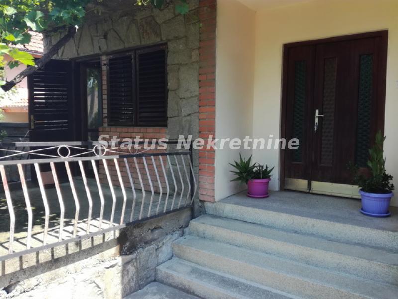 Kuća Prodaja Novi Sad  300 m2