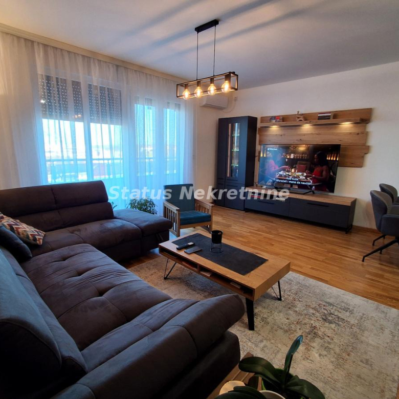 Stan Prodaja Novi Sad  98 m2