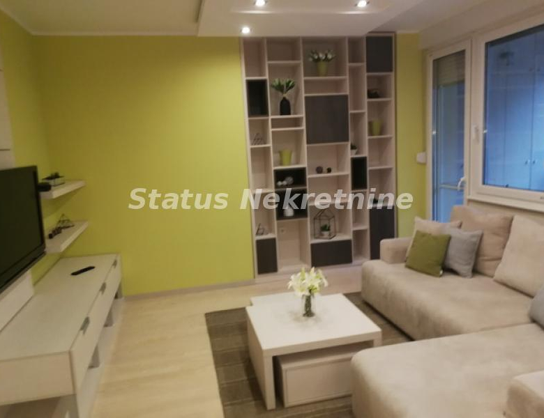 Stan Izdavanje Novi Sad  80 m2