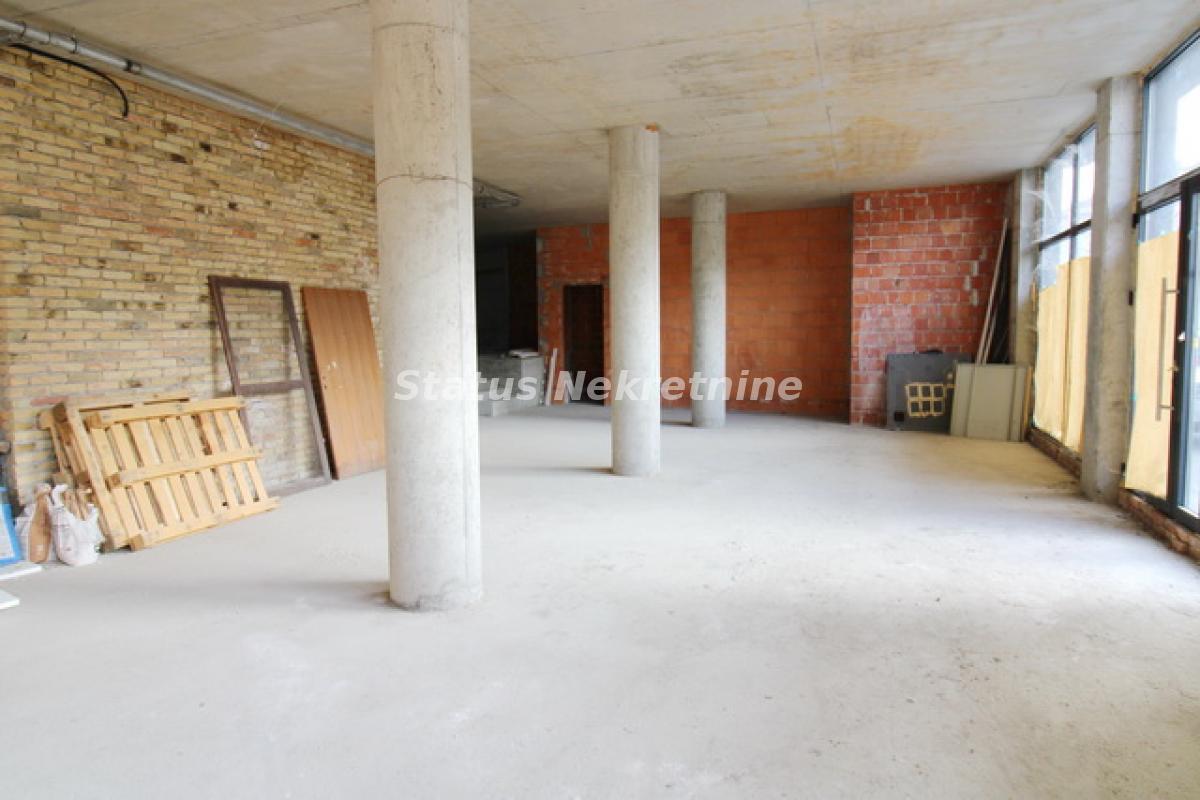 Lokal Prodaja Novi Sad  320 m2