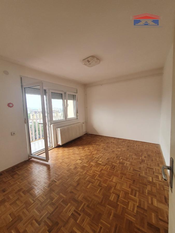 Lokal Izdavanje Novi Sad  68 m2