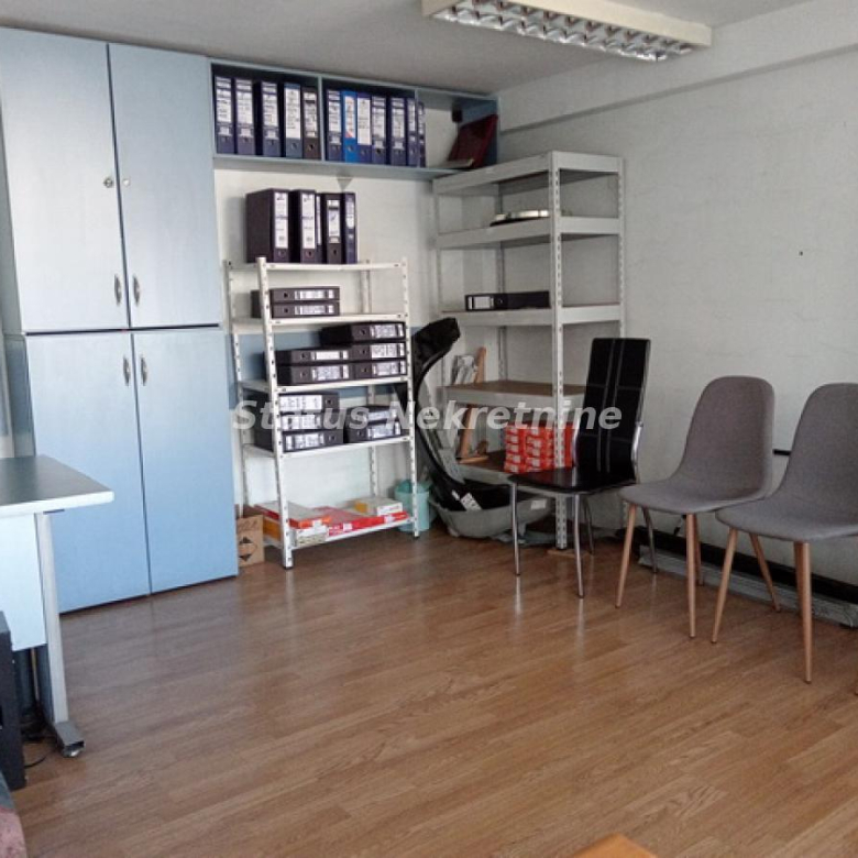 Lokal Izdavanje Novi Sad  76 m2