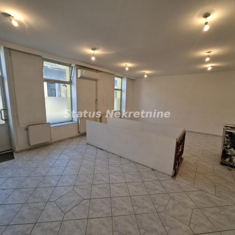Lokal Izdavanje Novi Sad  94 m2