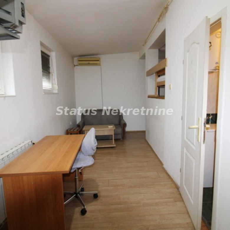 Stan Izdavanje Novi Sad  27 m2