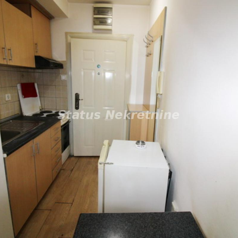 Stan Izdavanje Novi Sad  27 m2