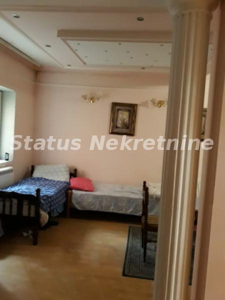 Kuća Prodaja Novi Sad  330 m2