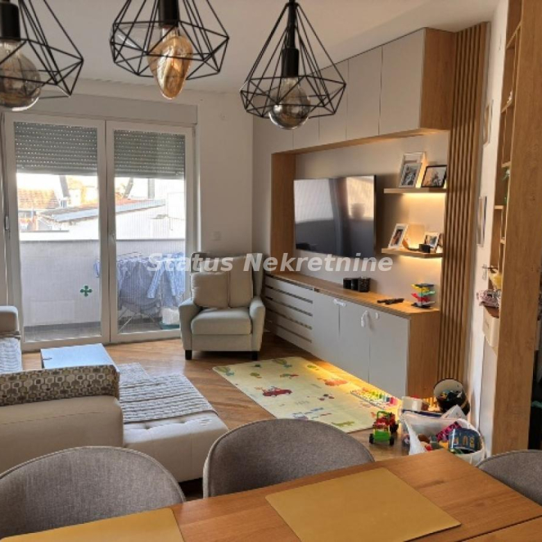 Stan Prodaja Novi Sad  82 m2