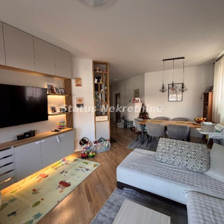 Stan Prodaja Novi Sad  82 m2