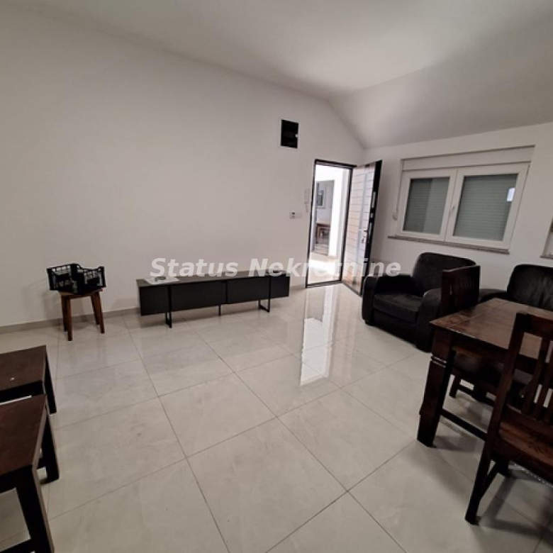 Stan Izdavanje Novi Sad  65 m2