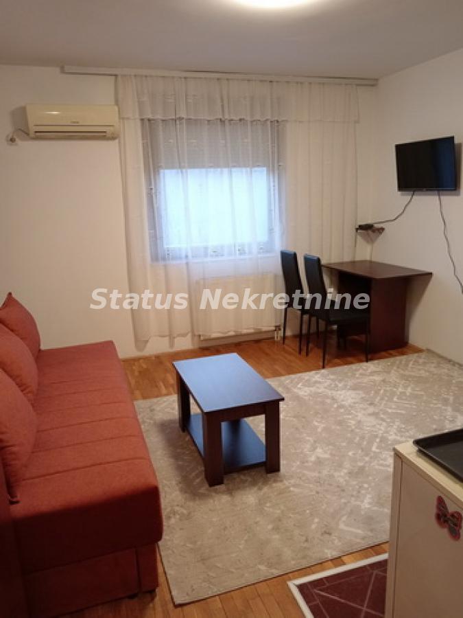 Stan Izdavanje Novi Sad  24 m2