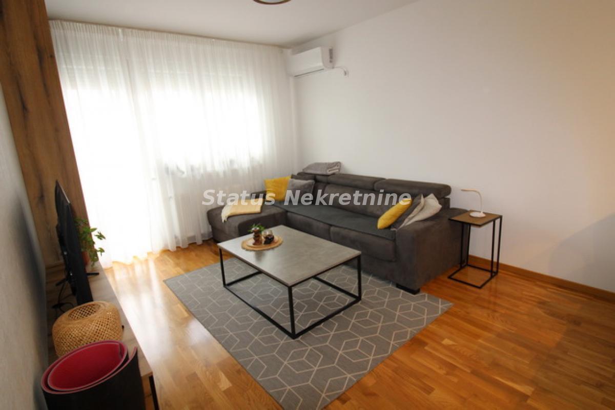 Stan Prodaja Novi Sad  62 m2