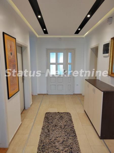 Kuća Izdavanje Novi Sad  200 m2