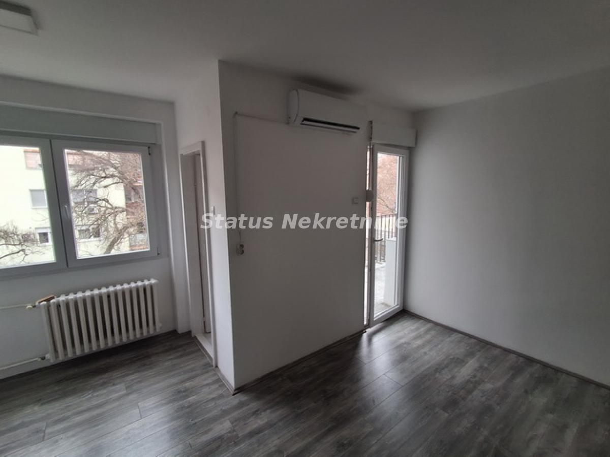 Stan Izdavanje Novi Sad  54 m2