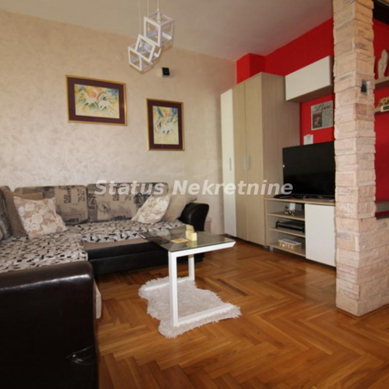 Stan Prodaja Novi Sad  83 m2
