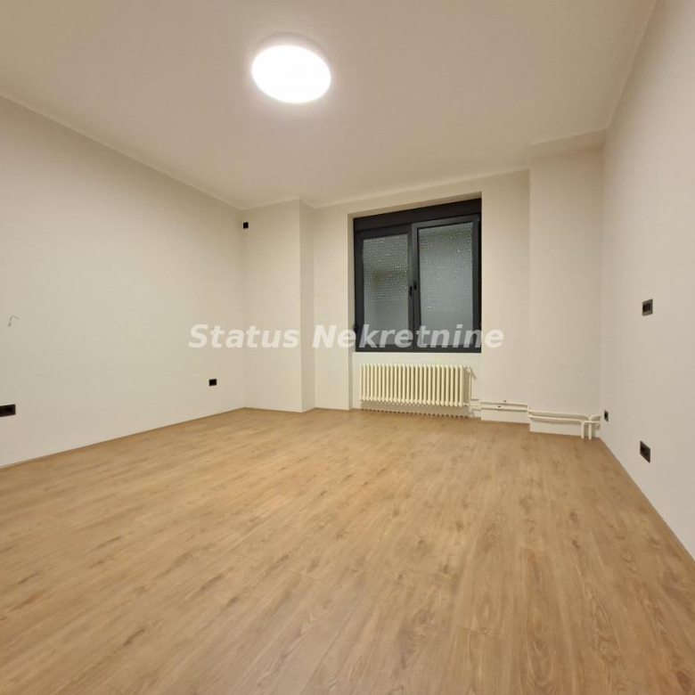 Stan Prodaja Novi Sad  100 m2