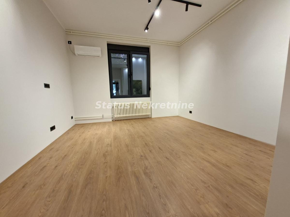 Stan Prodaja Novi Sad  100 m2