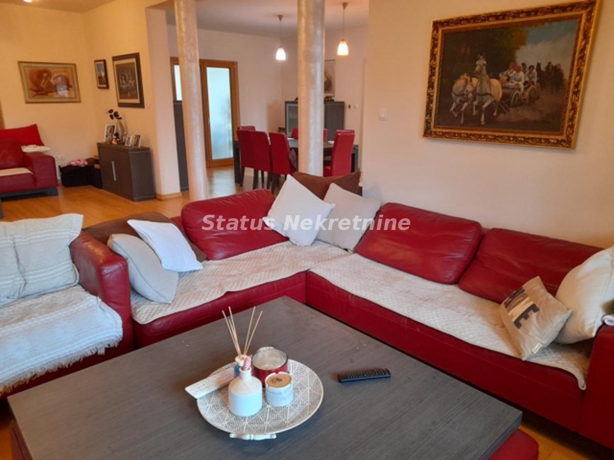 Kuća Prodaja Temerin  440 m2