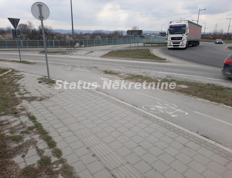 Plac – Novi Sad, Bulevar Evrope – ID 17926.