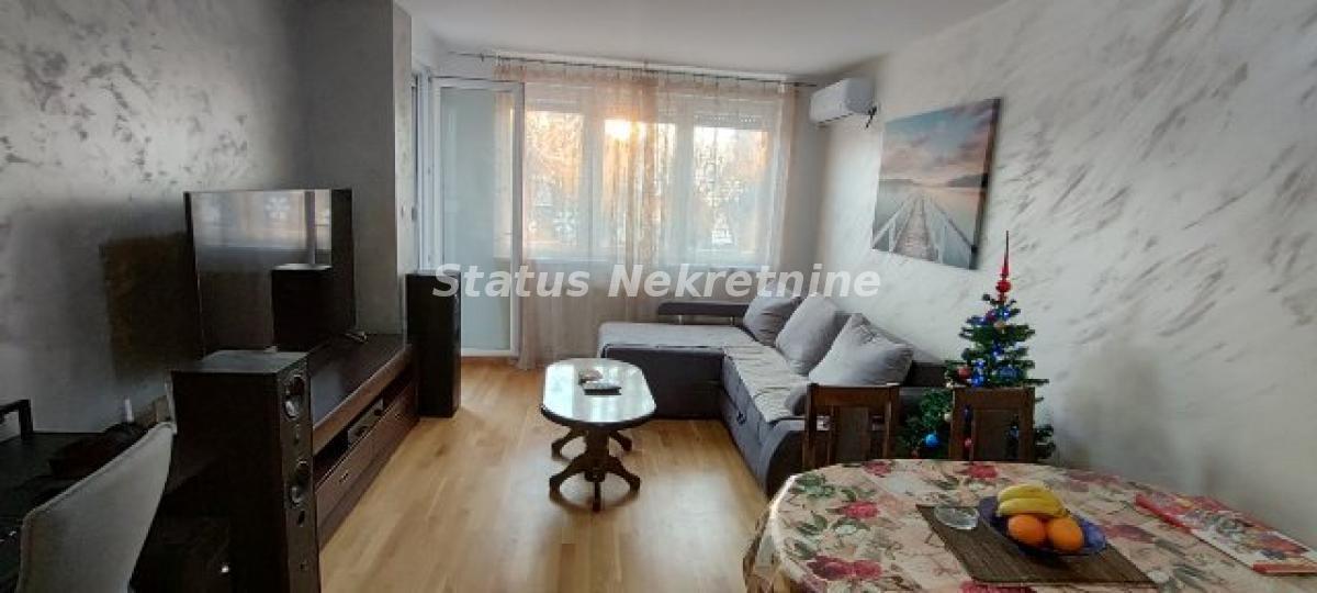 Stan Izdavanje Novi Sad  48 m2