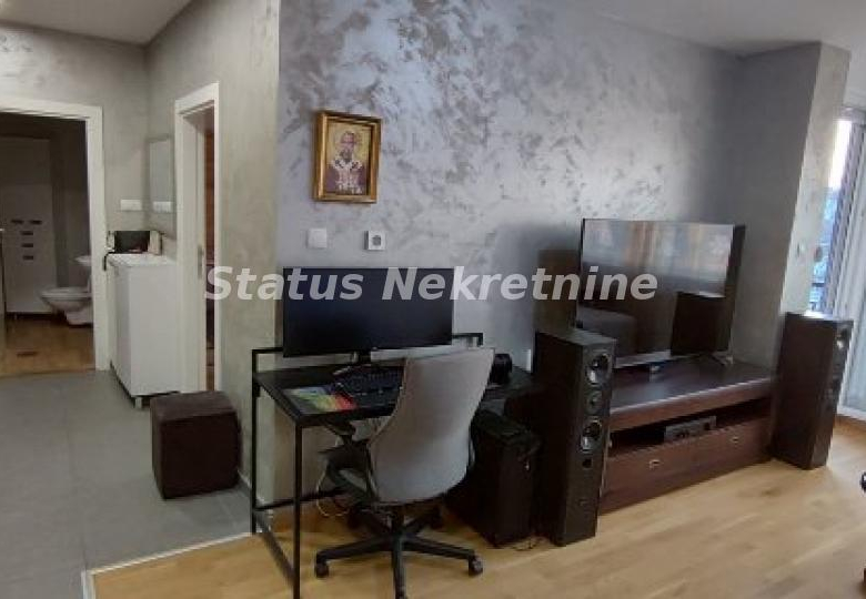 Stan Izdavanje Novi Sad  48 m2