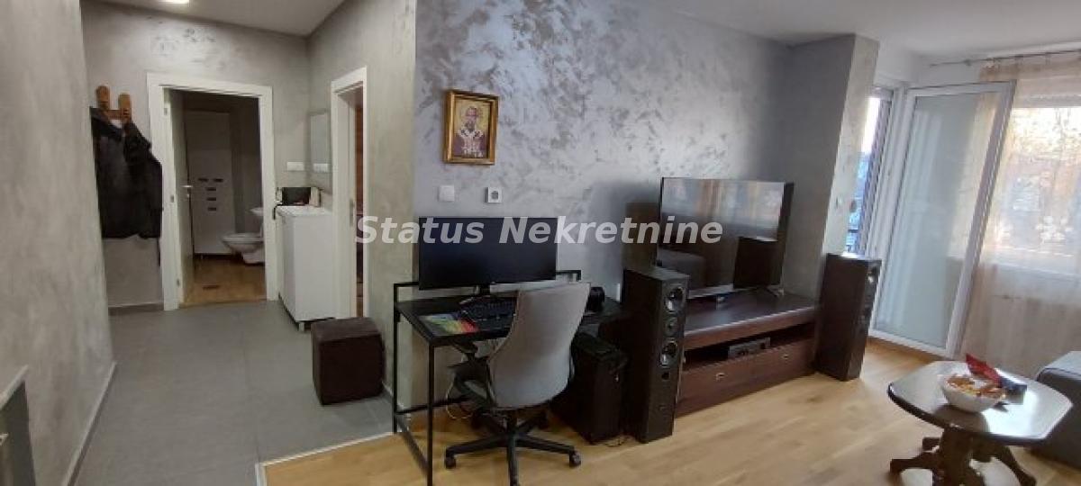 Stan Izdavanje Novi Sad  48 m2