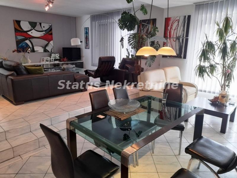 Kuća Prodaja Novi Sad  300 m2