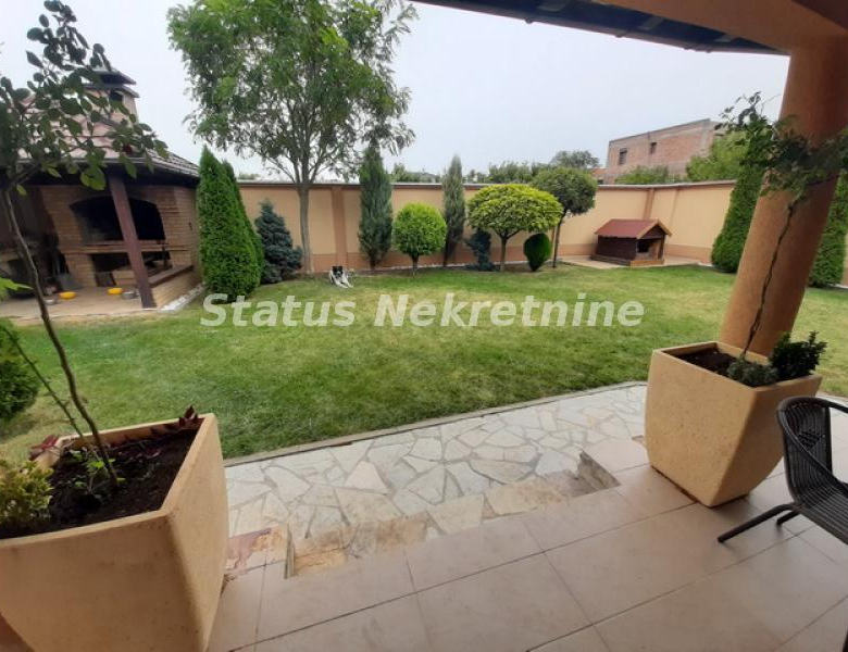Kuća Prodaja Novi Sad  582 m2