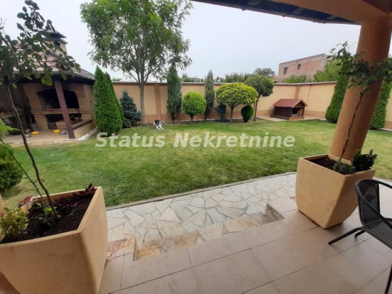 Kuća Prodaja Novi Sad  582 m2