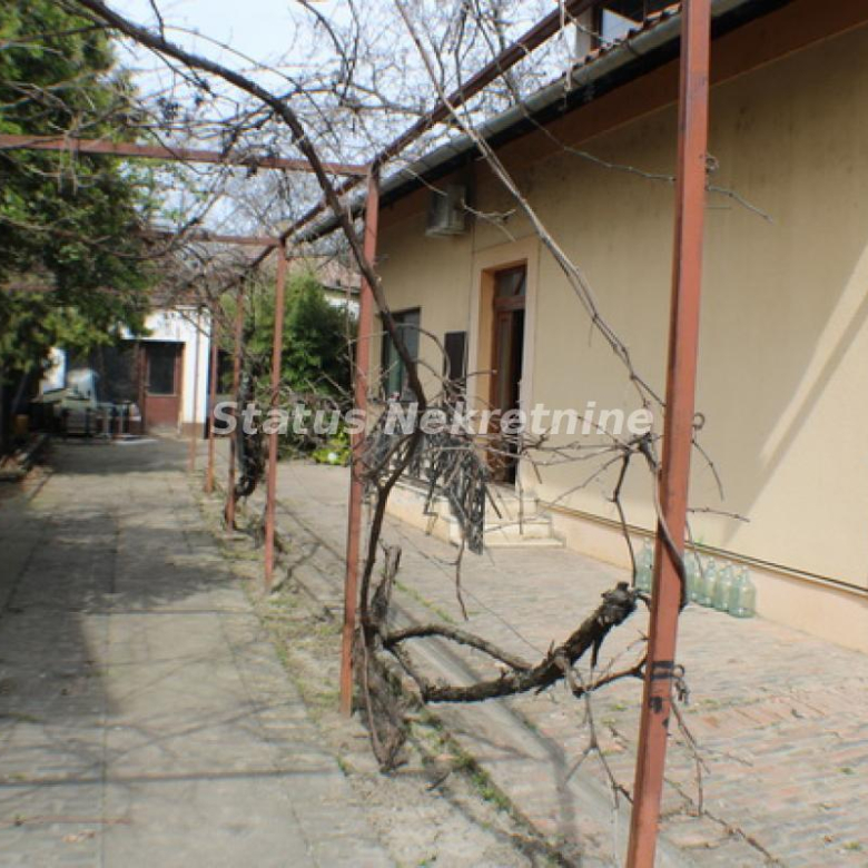 Kuća Prodaja Bečej  120 m2