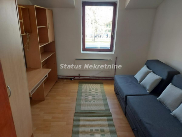 Stan Izdavanje Novi Sad  28 m2