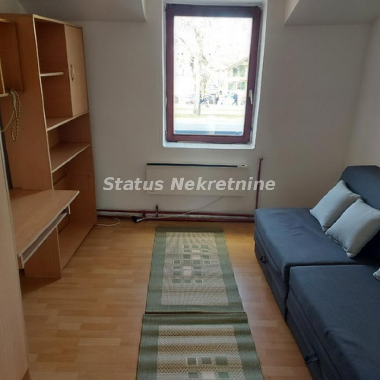 Stan Izdavanje Novi Sad  28 m2