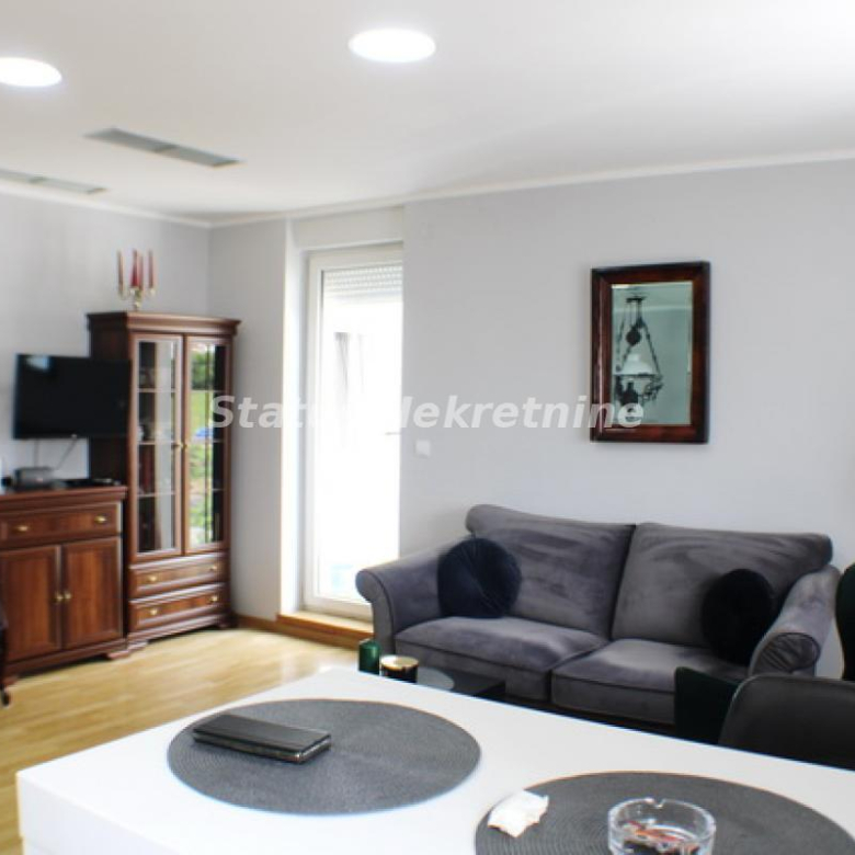 Stan Prodaja Novi Sad  50 m2