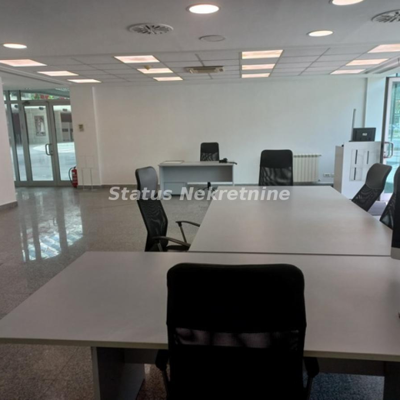 Lokal Prodaja Novi Sad  90 m2