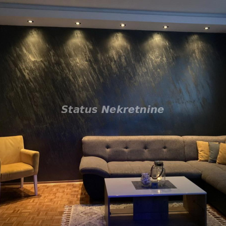 Kuća Prodaja Novi Sad  340 m2