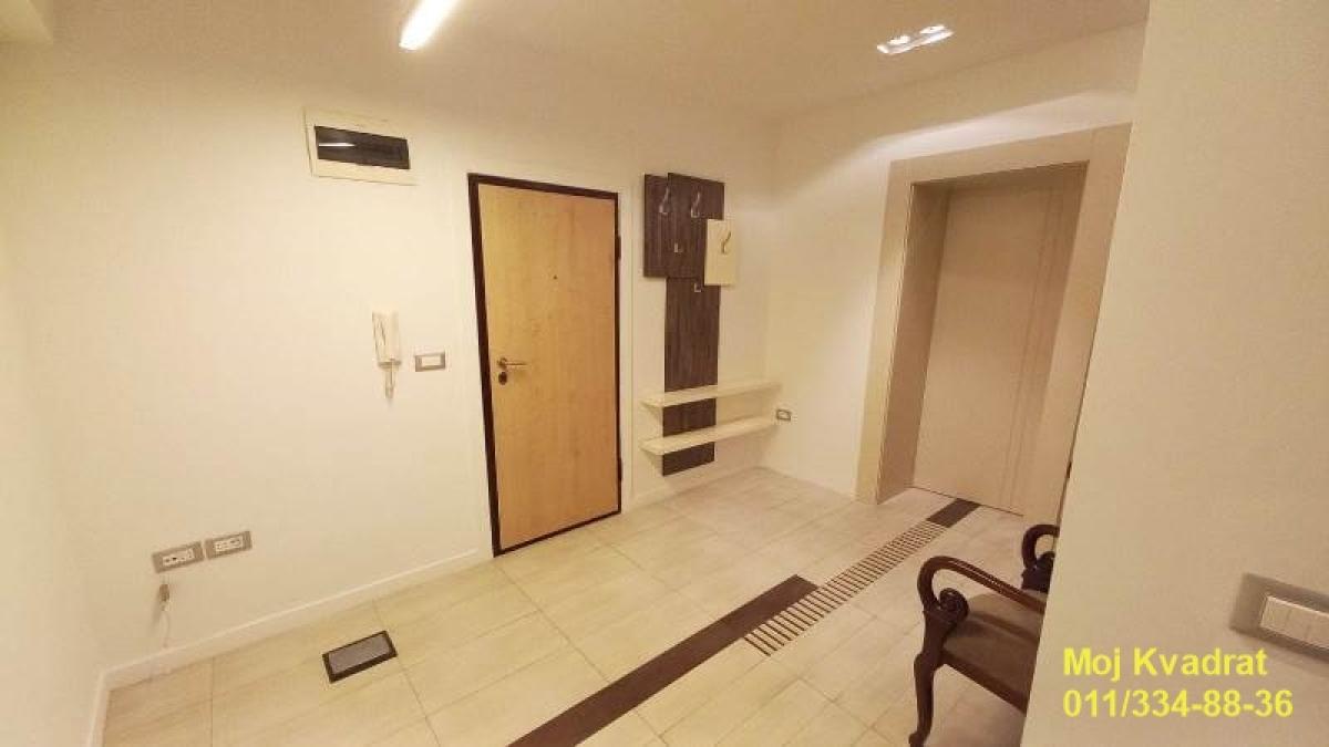 Lokal Prodaja Beograd Hram Svetog Save 41 m2