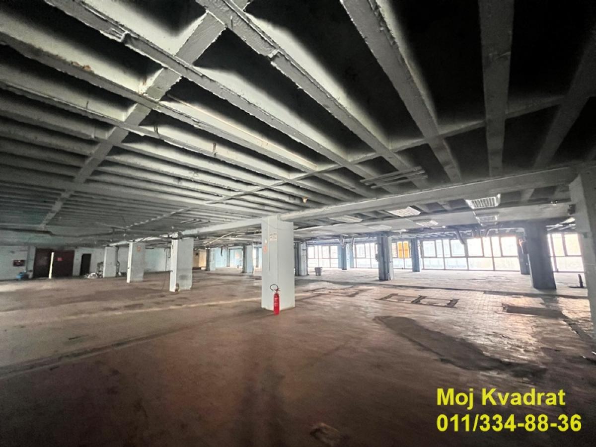 Lokal Izdavanje Beograd Lokal Izdavanje Beograd Trg Nikole Pašića 1400 m2